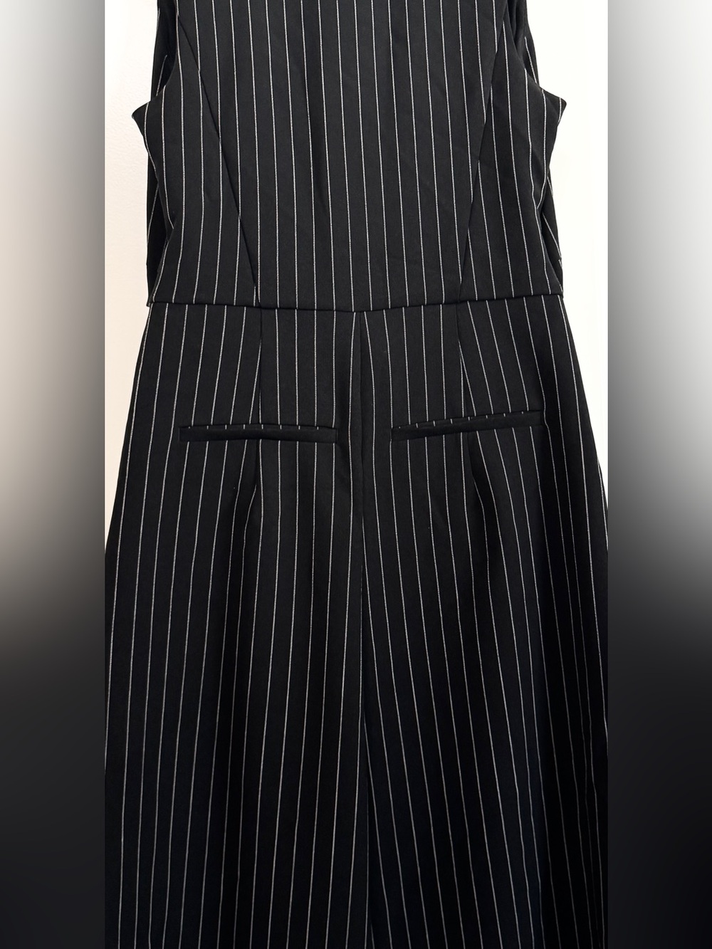 Express Pinstripe Tailored Vest Wide Leg Jumpsuit Black White Size 2 - Picture 10 of 13